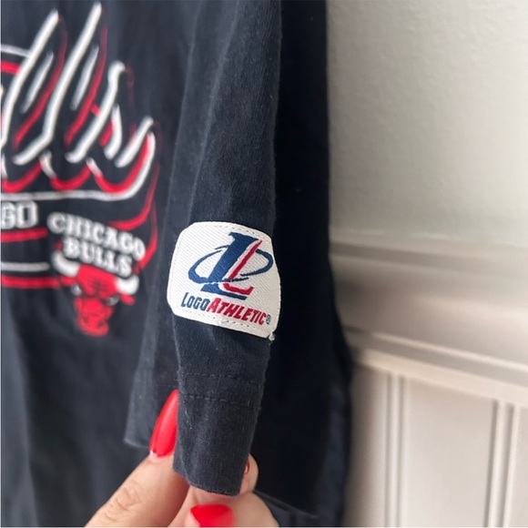 Rare Vintage 90s Chicago Bulls Embroidered Tee Size Medium Shirt - Picture 4 of 5